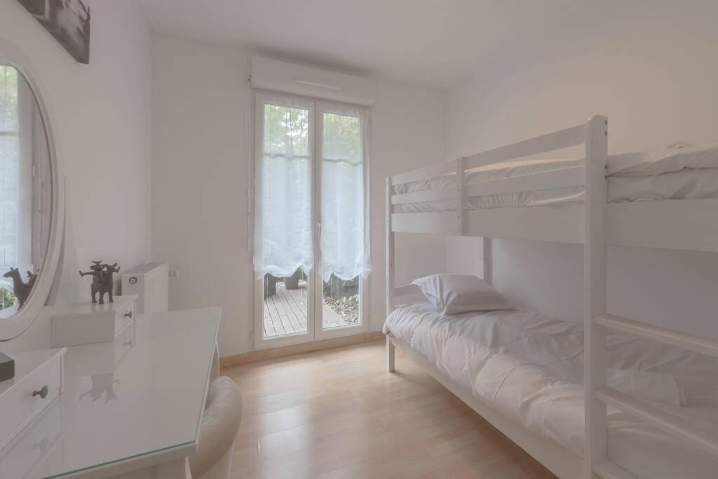 Garden Apartment Next To Disneyland Bussy-Saint-Georges Exteriér fotografie